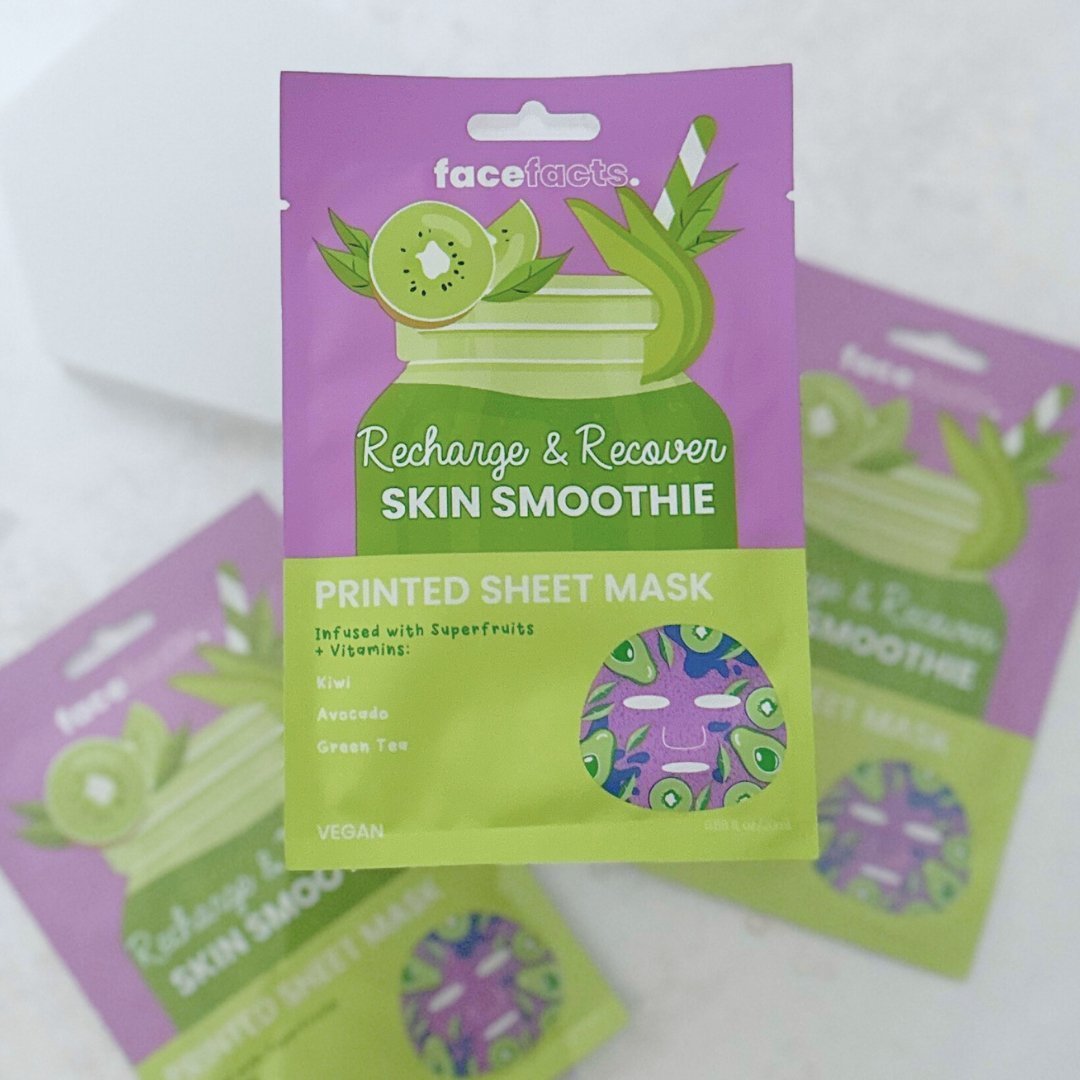 Face Facts skin smoothie sachet which is included in the Ladies &